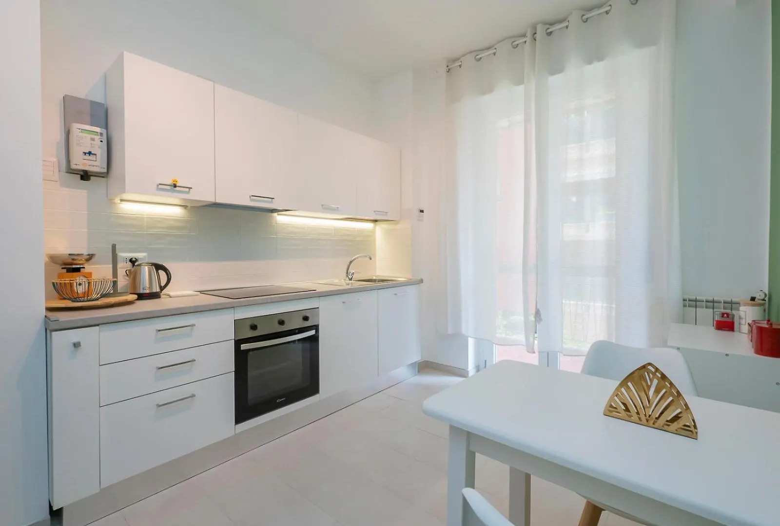 Xenia Apartments - Luminous Suite In Citylife Milaan 0*,  Italië