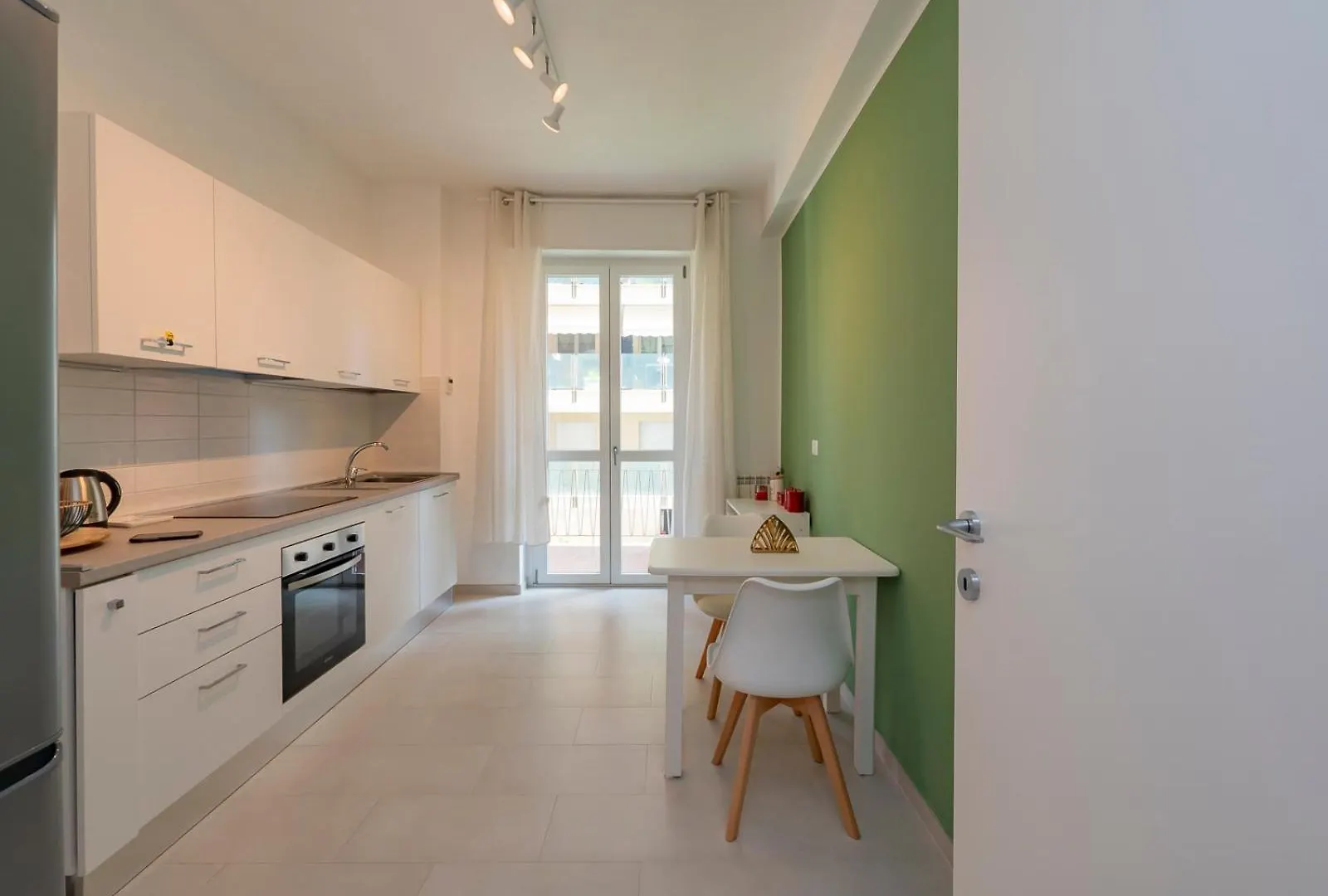Xenia Apartments - Luminous Suite In Citylife Milaan